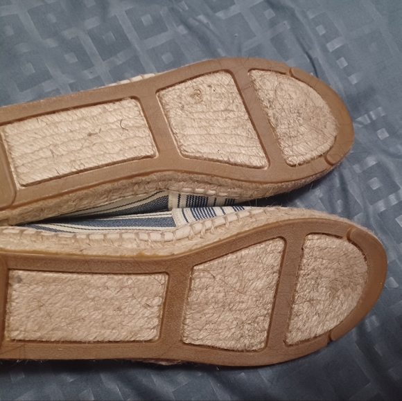 Shoes - Picture 3 of 6